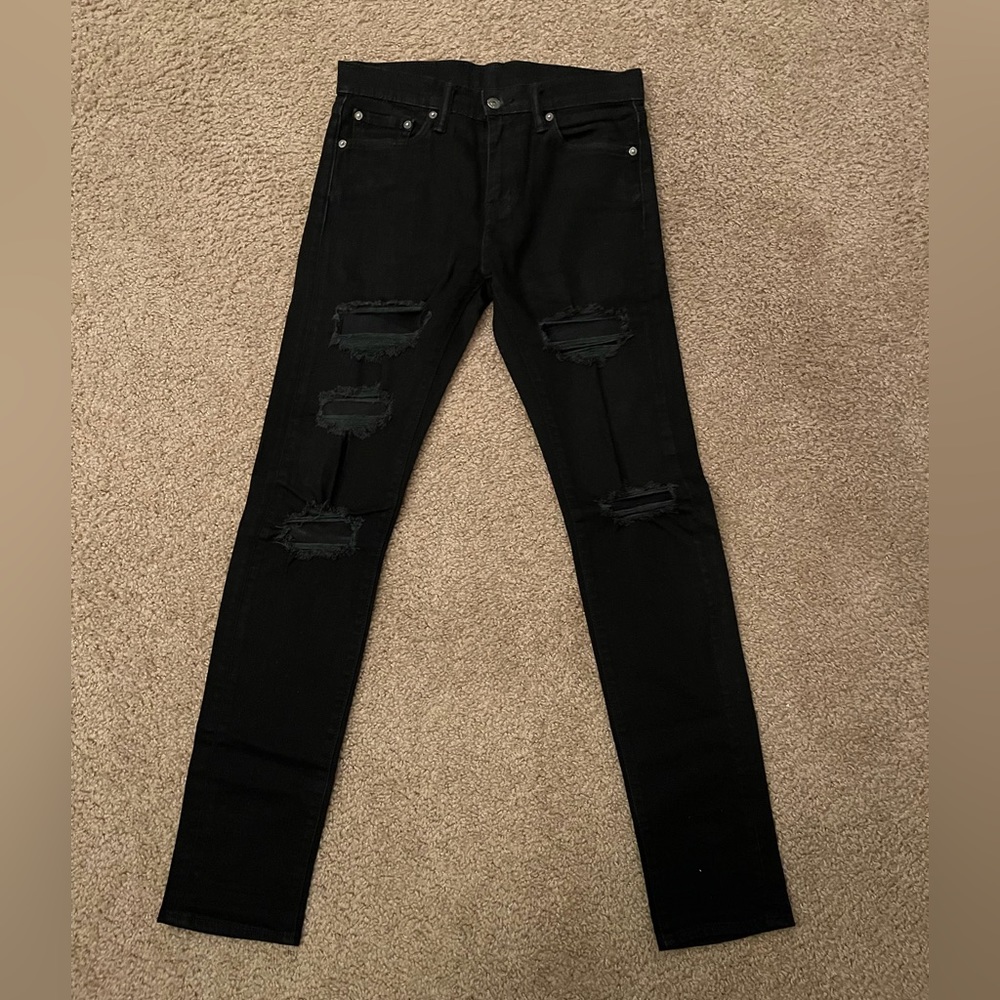 Levi’s 510 Skinny Ripped Jeans Size 28